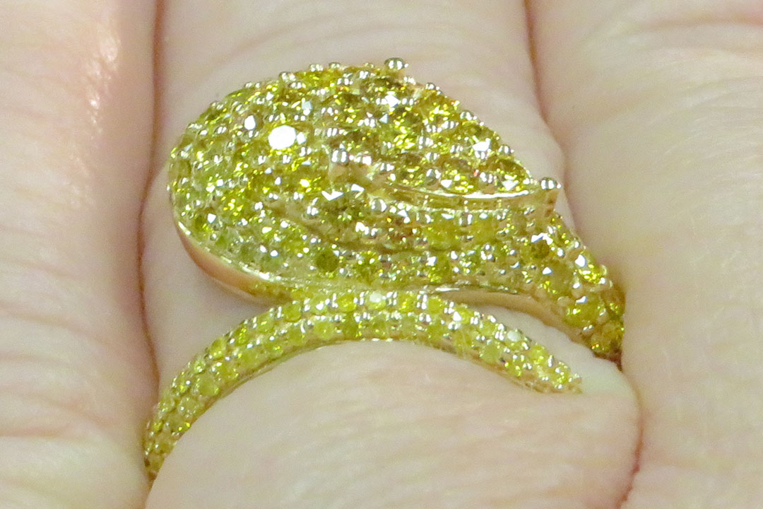 4th Image of a N/A 18K YELLOW GOLD CAST STYLIZED DIAMOND