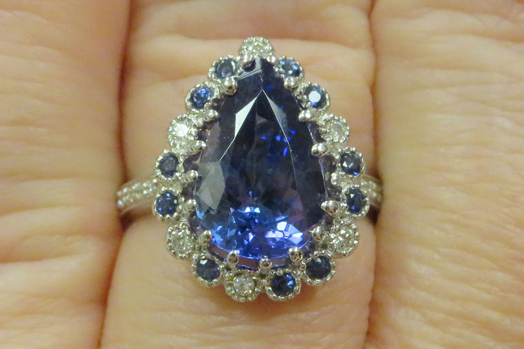 3rd Image of a N/A SAPPHIRE DIAMOND