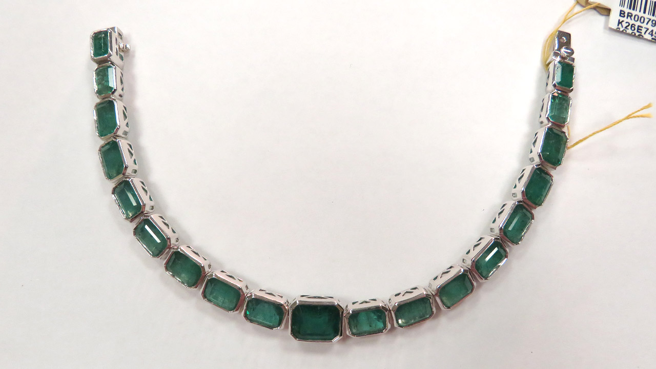 0th Image of a N/A PLATINUM EMERALD BERYL GEMSTONE