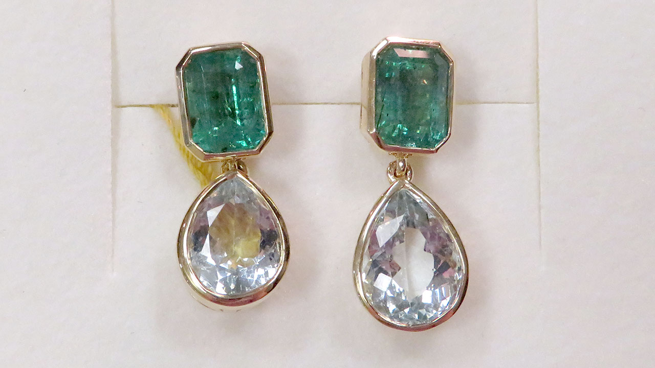 0th Image of a N/A AQUAMARINE BERYL & EMERALD BERYL GEMSTONE