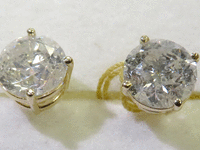Image 2 of 5 of a N/A 14K GOLD DIAMOND STUD