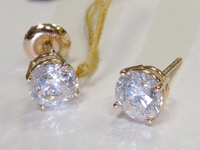 Image 4 of 5 of a N/A 14K GOLD DIAMOND STUD