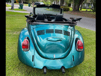 Image 4 of 9 of a 1972 VOLKSWAGEN BEETLE