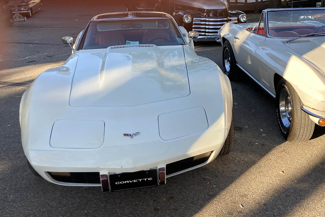 1st Image of a 1976 CHEVROLET CORVETTE STINGRAY