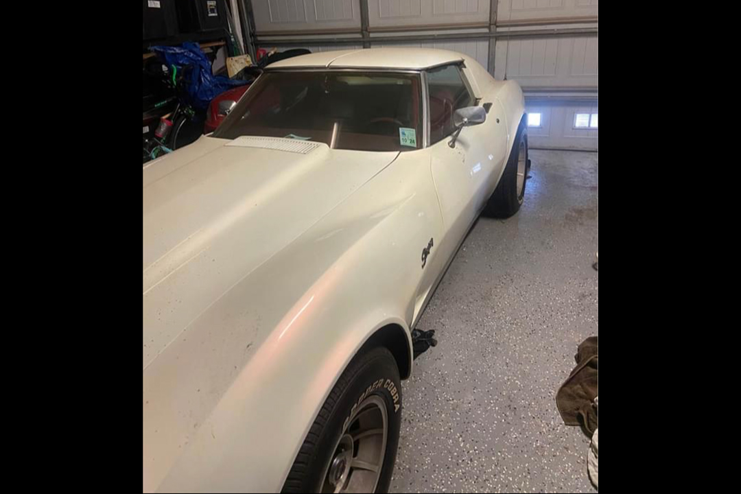 3rd Image of a 1976 CHEVROLET CORVETTE STINGRAY