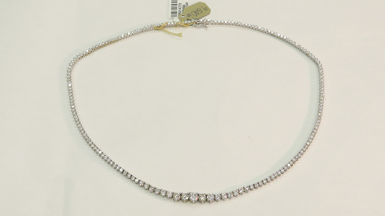 1st Image of a N/A 14K WHITE GOLD DIAMOND NECKLACE