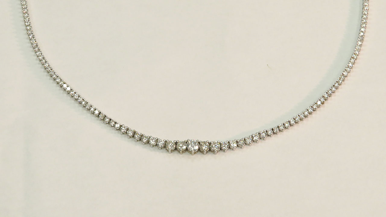 4th Image of a N/A 14K WHITE GOLD DIAMOND NECKLACE