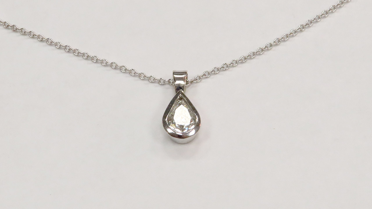 1st Image of a N/A 14K GOLD DIAMOND SOLITAIRE PENDANT