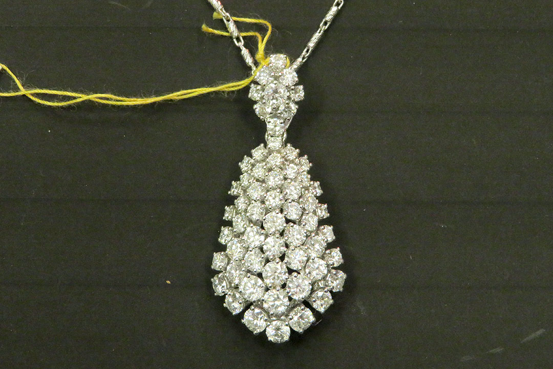 3rd Image of a N/A 14K WHITE GOLD DIAMOND PENDANT