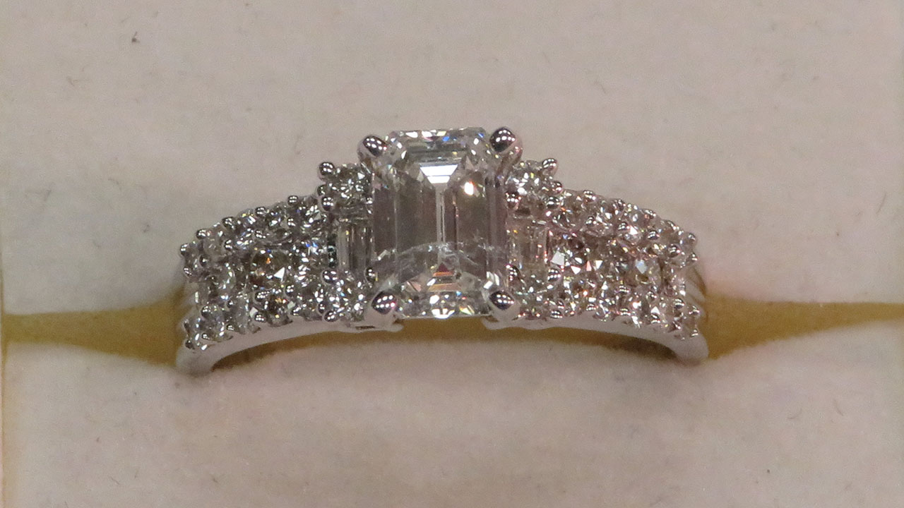 0th Image of a N/A 18K WHITE GOLD DIAMOND UNITY