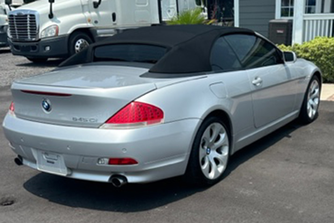 3rd Image of a 2005 BMW 6 SERIES 645CIC