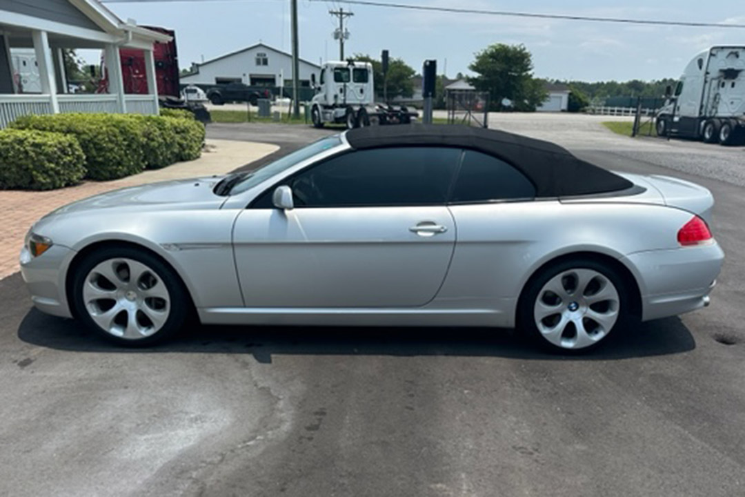 5th Image of a 2005 BMW 6 SERIES 645CIC