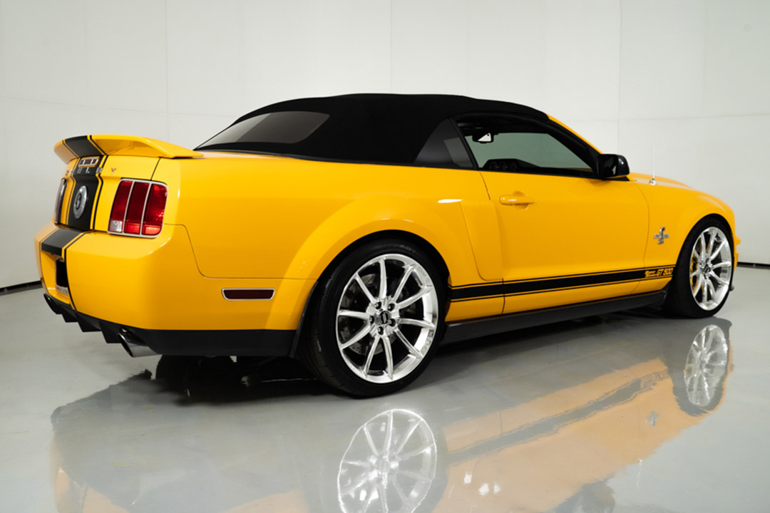 3rd Image of a 2007 FORD MUSTANG SHELBY GT500