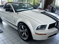 Image 1 of 14 of a 2006 FORD MUSTANG GT