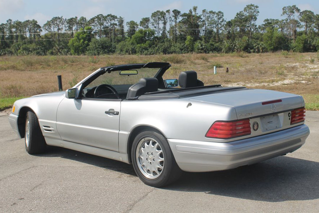 2nd Image of a 1997 MERCEDES-BENZ SL-CLASS SL500