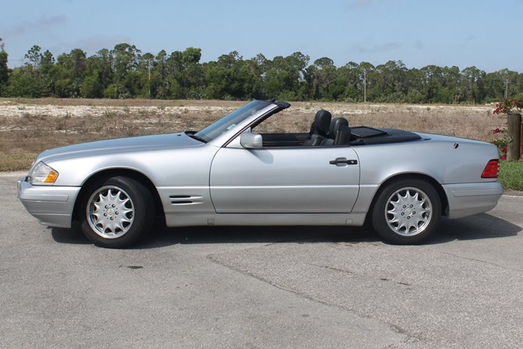 4th Image of a 1997 MERCEDES-BENZ SL-CLASS SL500