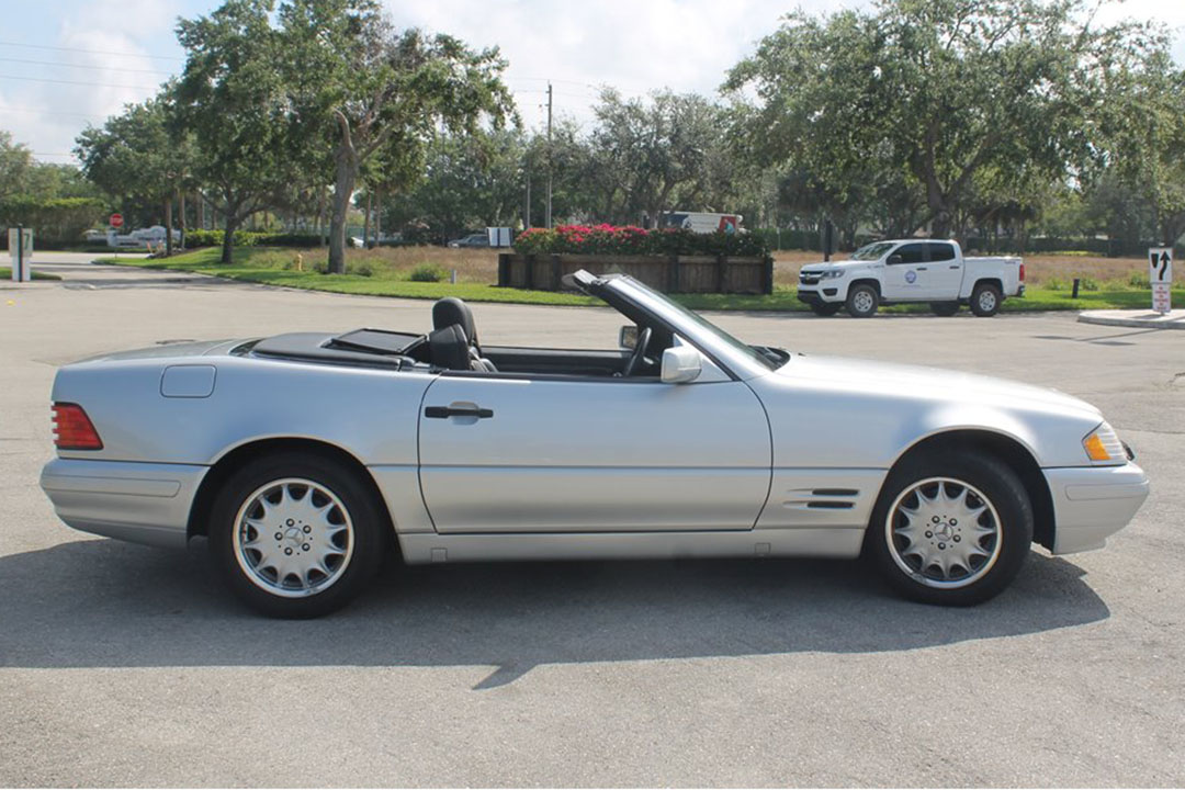 5th Image of a 1997 MERCEDES-BENZ SL-CLASS SL500