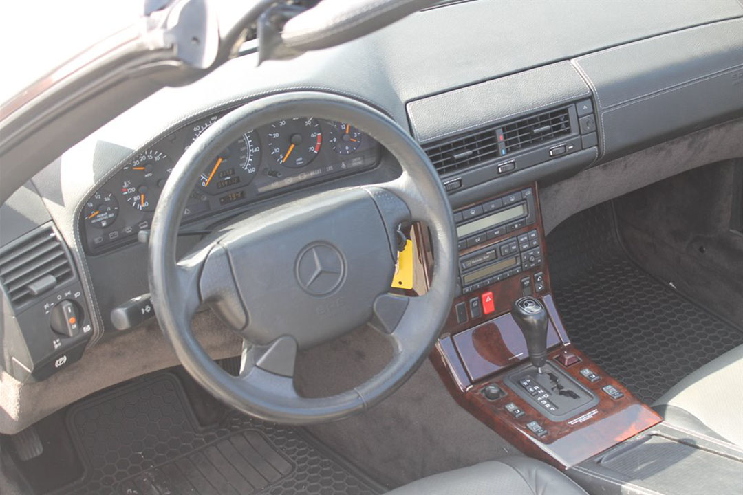 13th Image of a 1997 MERCEDES-BENZ SL-CLASS SL500