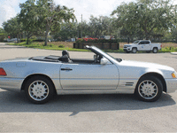 Image 6 of 24 of a 1997 MERCEDES-BENZ SL-CLASS SL500