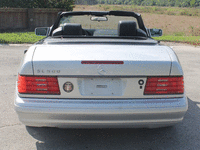 Image 9 of 24 of a 1997 MERCEDES-BENZ SL-CLASS SL500