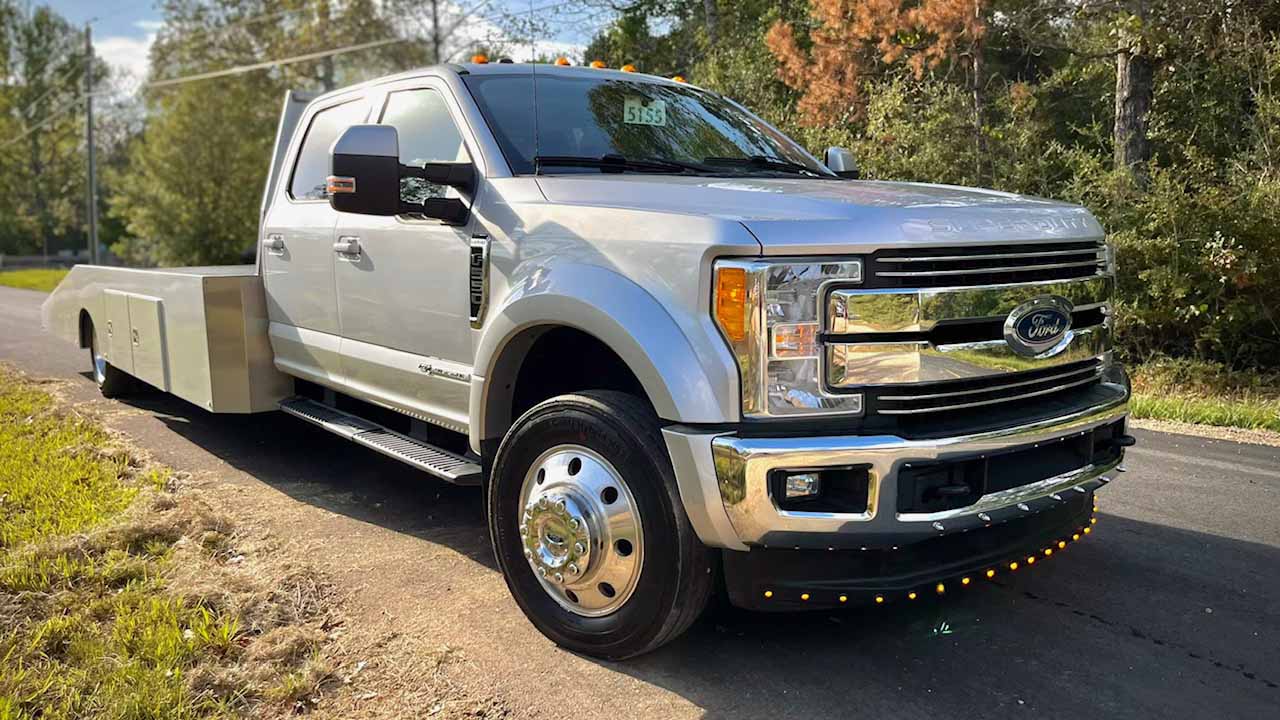 1st Image of a 2017 FORD F-550 SUPER DUTY