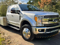 Image 2 of 4 of a 2017 FORD F-550 SUPER DUTY