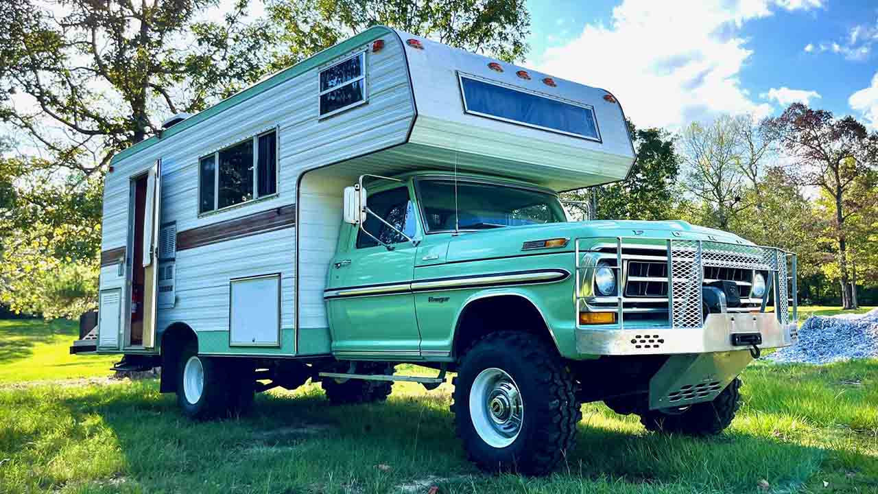 2nd Image of a 1971 FORD F350- CAMPER