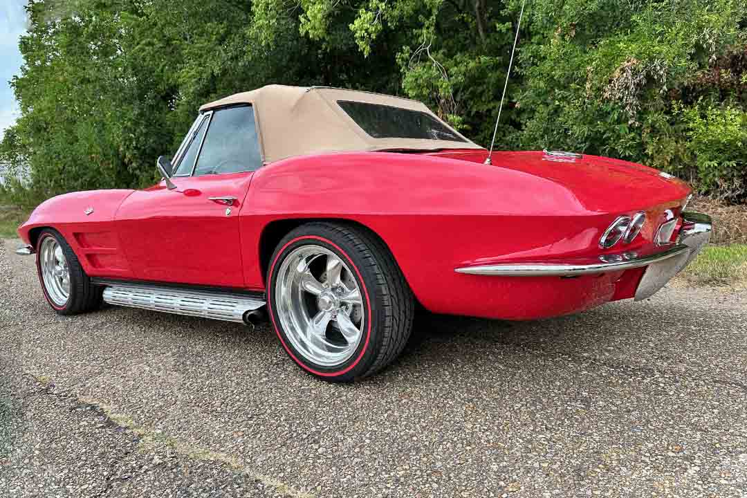 3rd Image of a 1963 CHEVROLET CORVETTE