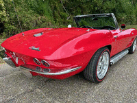 Image 5 of 11 of a 1963 CHEVROLET CORVETTE