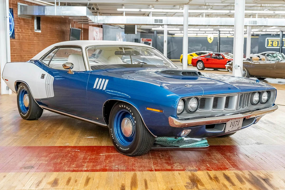 2nd Image of a 1971 PLYMOUTH CUDA