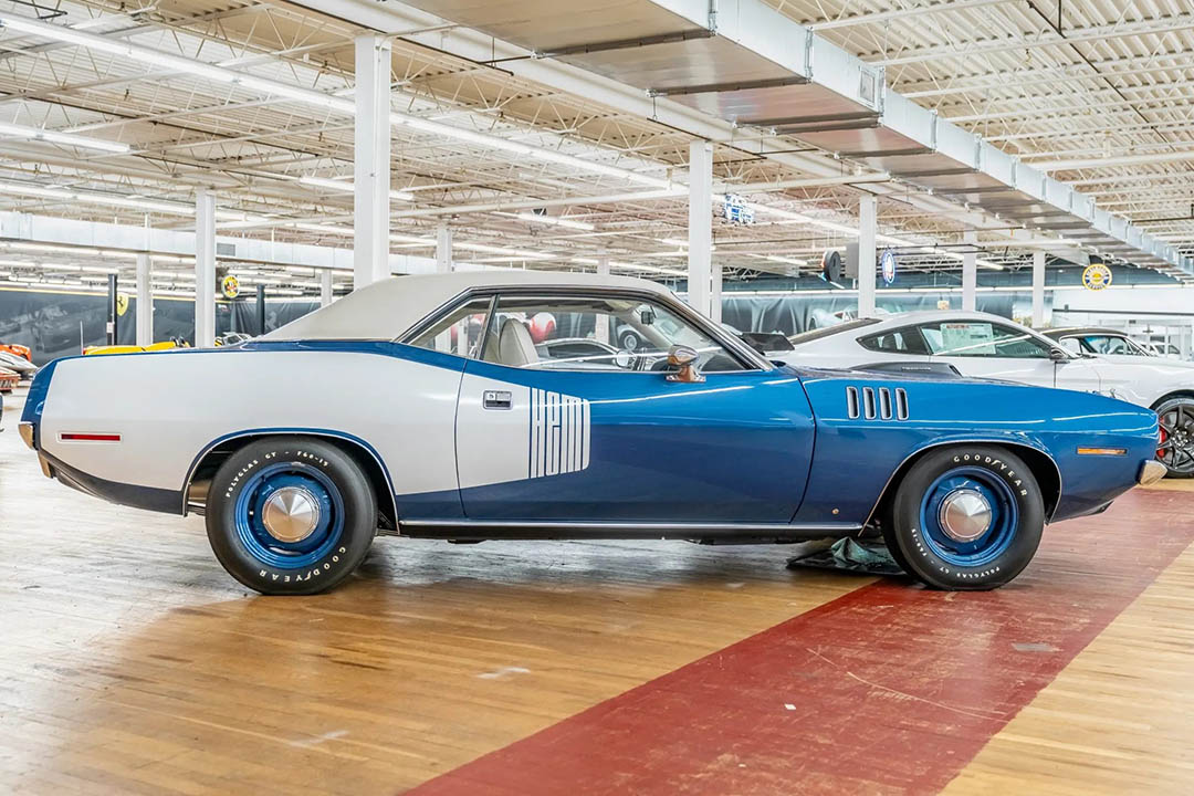 3rd Image of a 1971 PLYMOUTH CUDA