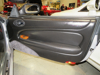 Image 12 of 13 of a 2003 JAGUAR XK8 XK