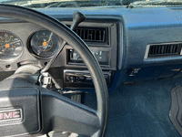 Image 5 of 7 of a 1986 GMC C1500