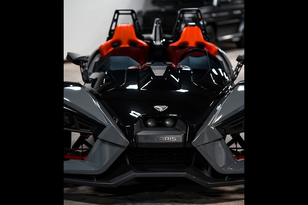 1st Image of a 2017 POLARIS SLINGSHOT SLR