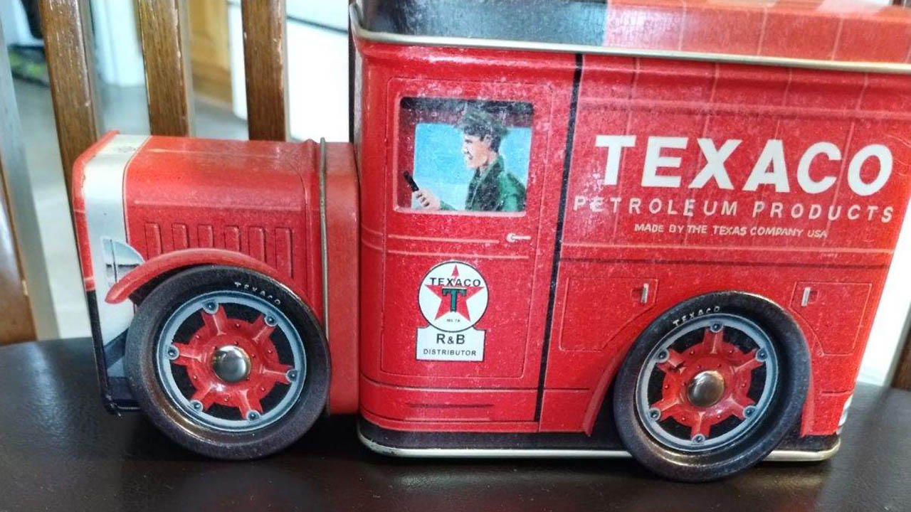 1st Image of a N/A VINTAGE TEXACO TRUCK BANK