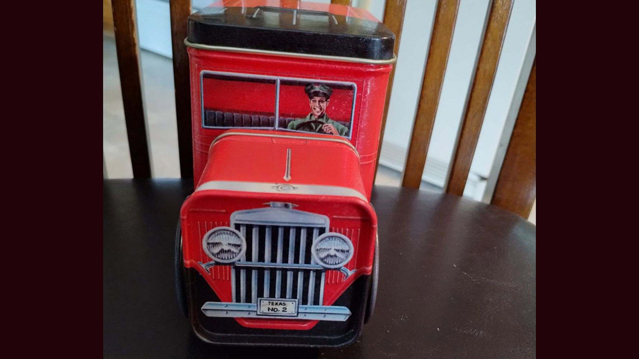 2nd Image of a N/A VINTAGE TEXACO TRUCK BANK