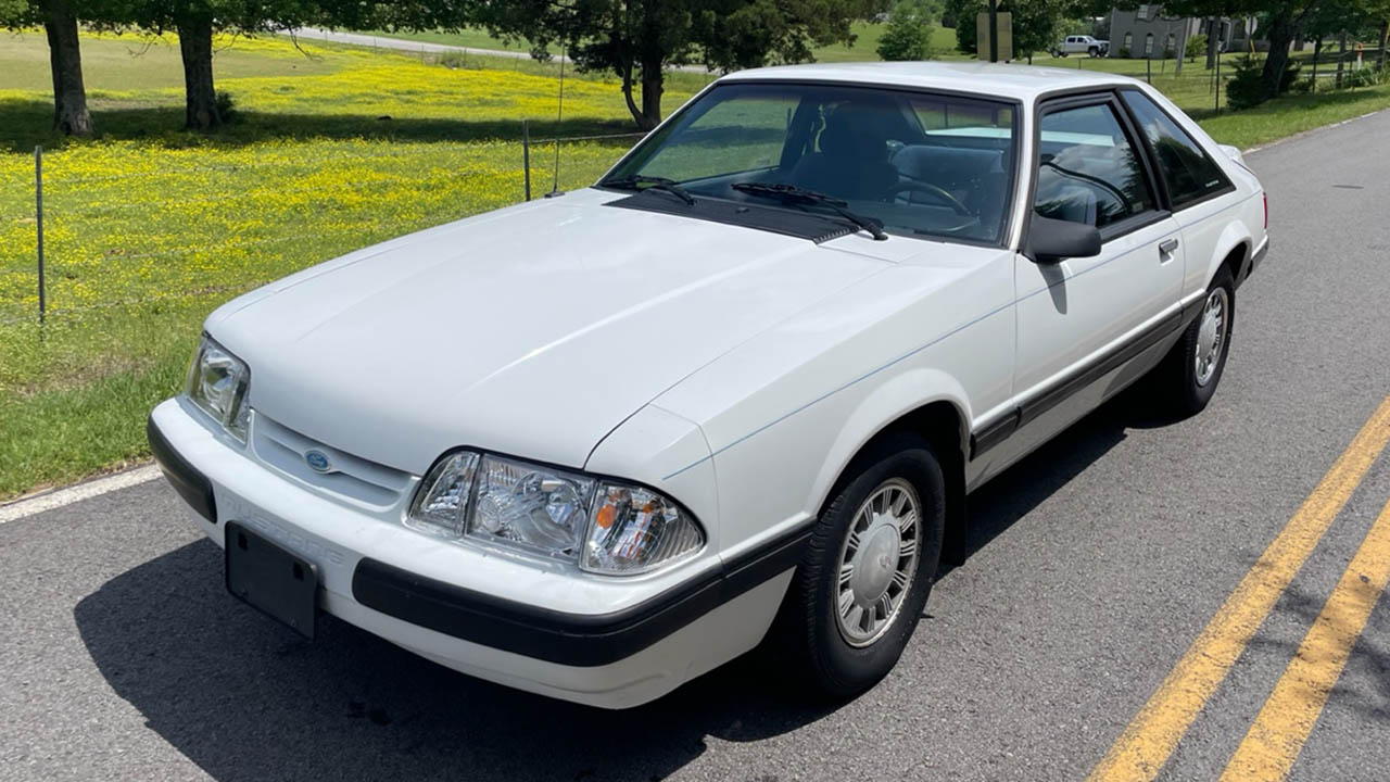 1st Image of a 1989 FORD MUSTANG LX