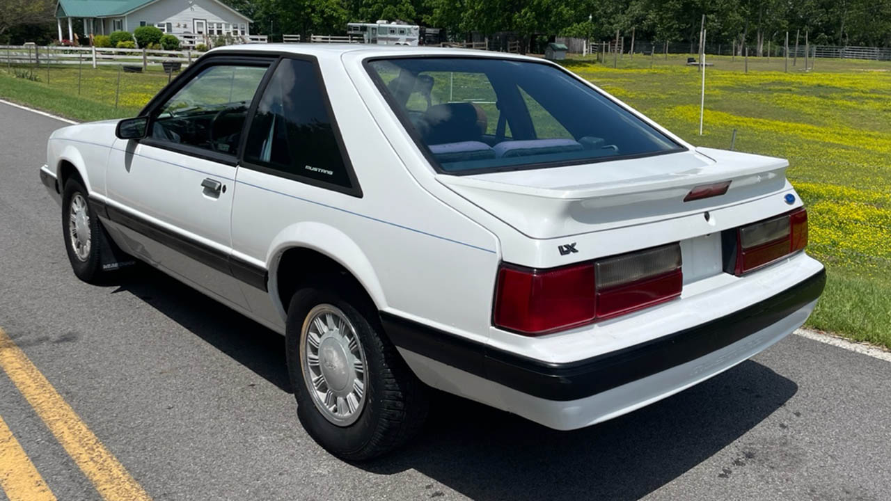 4th Image of a 1989 FORD MUSTANG LX