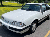 Image 2 of 20 of a 1989 FORD MUSTANG LX