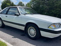 Image 4 of 20 of a 1989 FORD MUSTANG LX