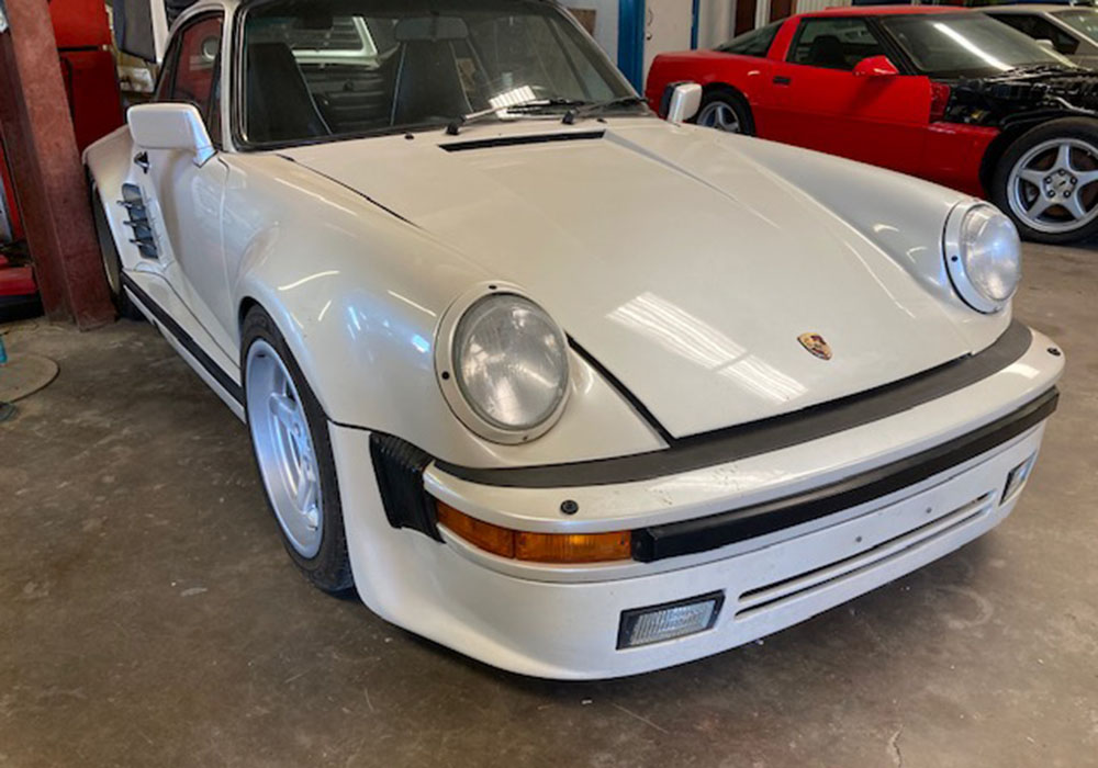 2nd Image of a 1987 PORSCHE 911 TURBO