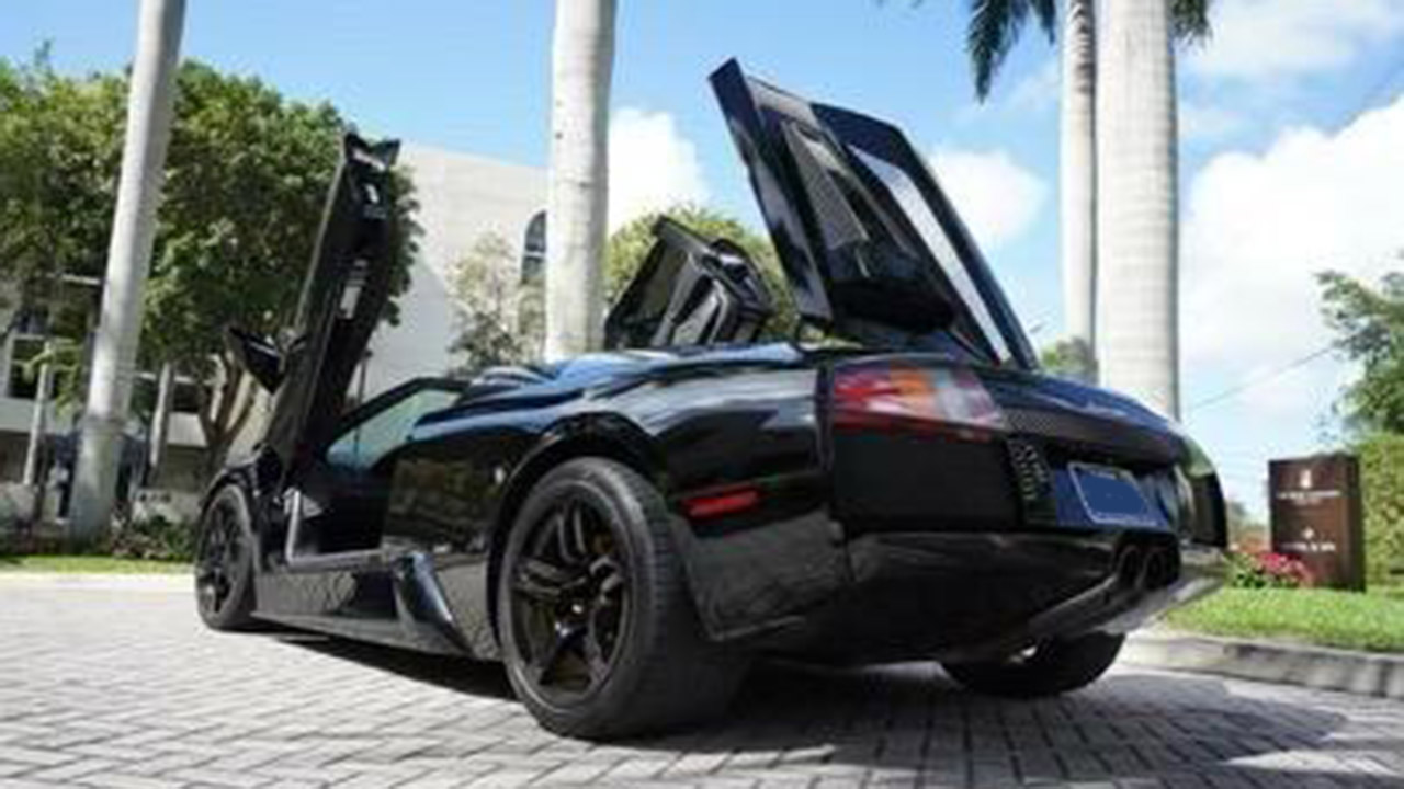 2nd Image of a 2005 LAMBORGHINI MURCIELAGO