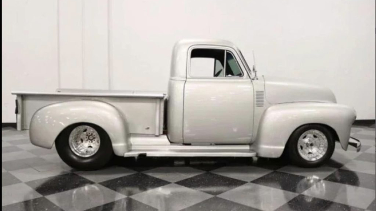 2nd Image of a 1952 CHEVROLET 3100