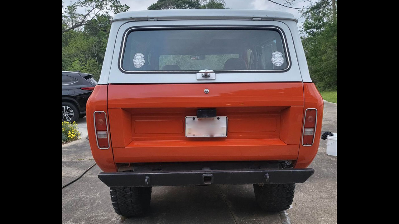 2nd Image of a 1975 INTERNATIONAL SCOUT II