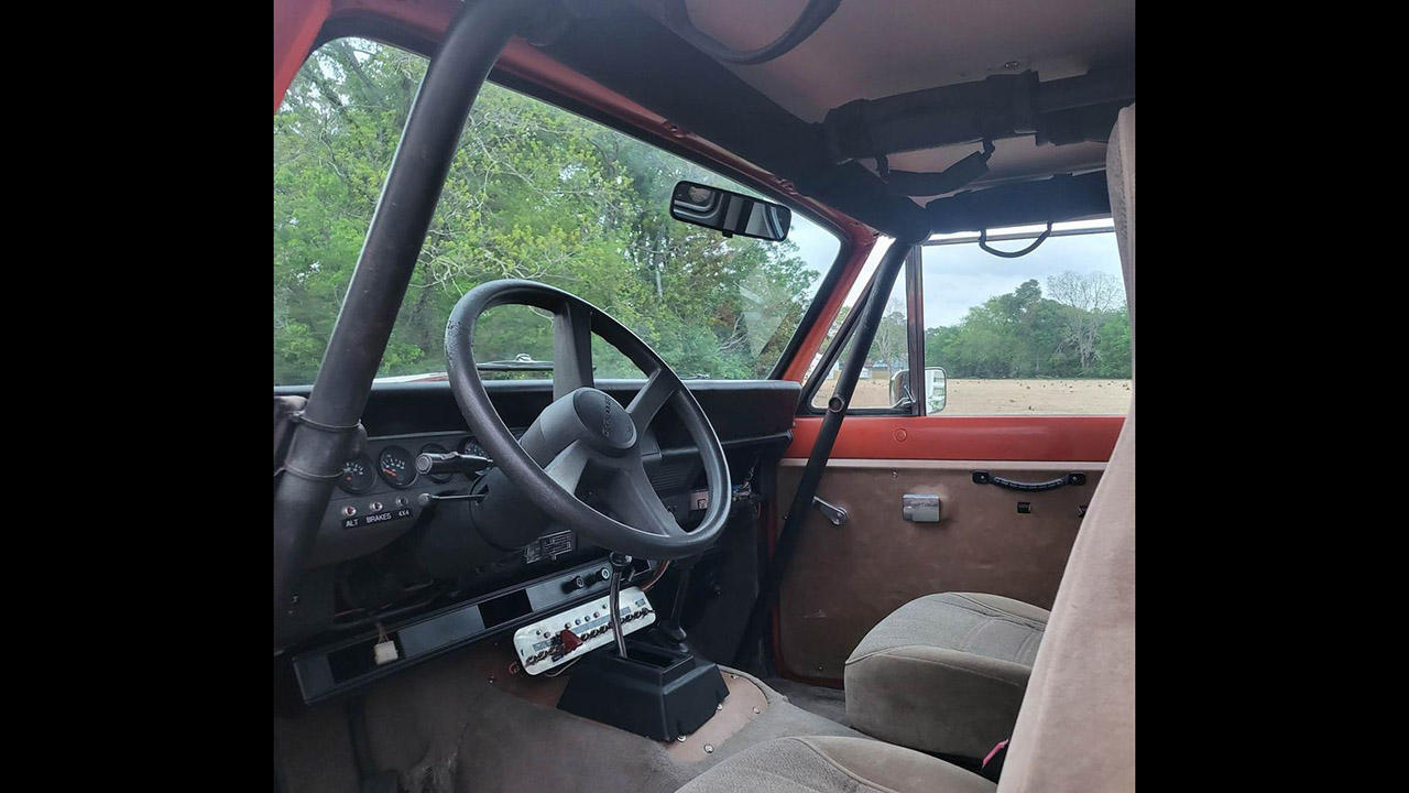 4th Image of a 1975 INTERNATIONAL SCOUT II