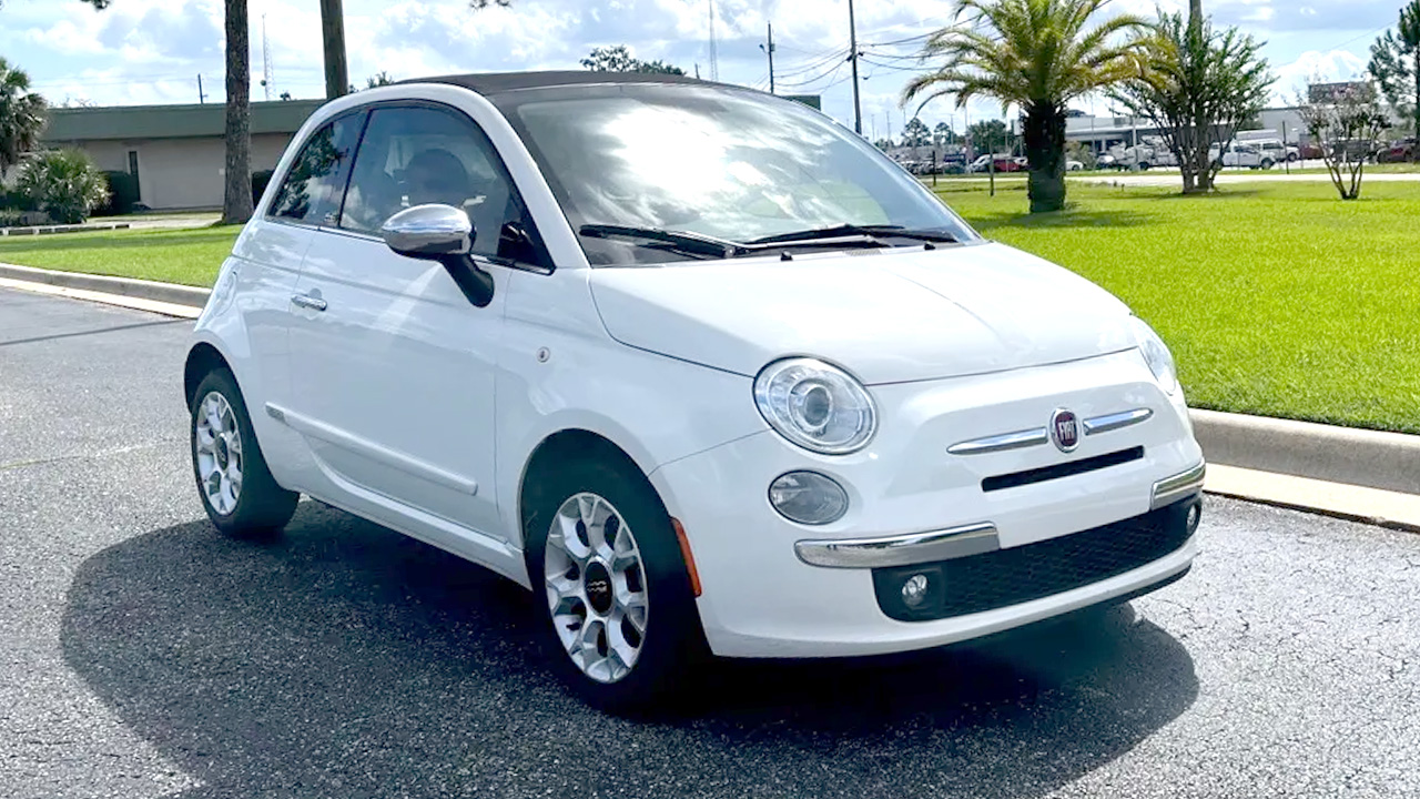 1st Image of a 2017 FIAT 500C LOUNGE