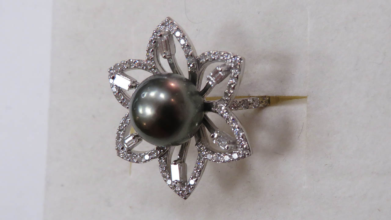 1st Image of a N/A WHITE GOLD CULTURED SOUTH SEA PEARL AND DIAMOND RING