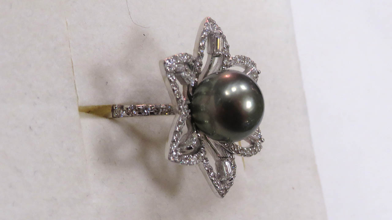 2nd Image of a N/A WHITE GOLD CULTURED SOUTH SEA PEARL AND DIAMOND RING