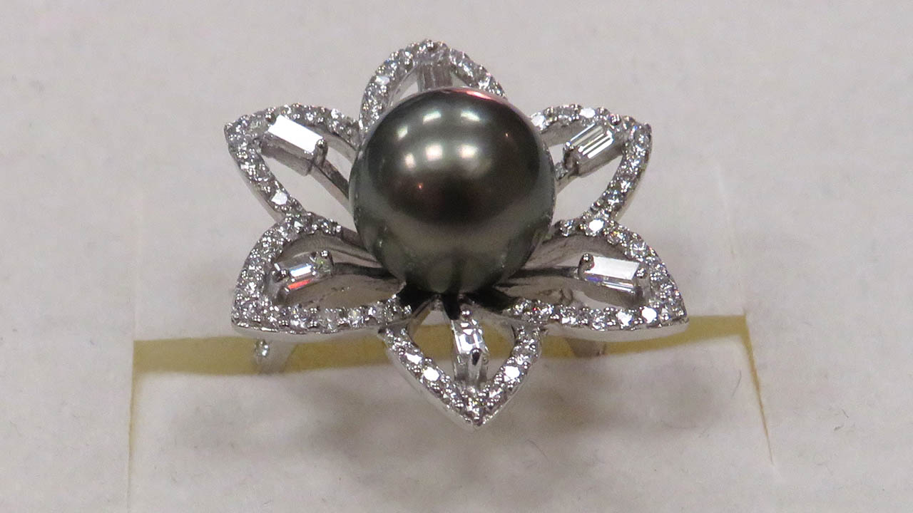 3rd Image of a N/A WHITE GOLD CULTURED SOUTH SEA PEARL AND DIAMOND RING