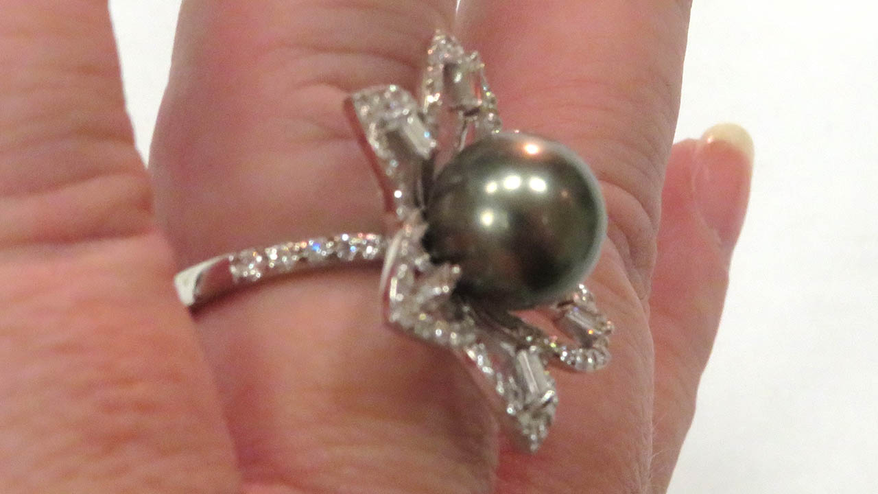 6th Image of a N/A WHITE GOLD CULTURED SOUTH SEA PEARL AND DIAMOND RING
